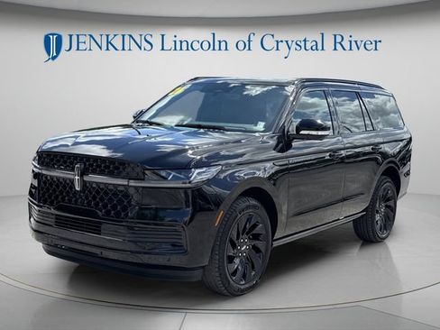 New 2026 Lincoln Navigator Reserve w/ Jet Appearance Package AWD/4WD image 11