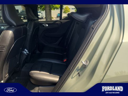 Used 2023 Volvo XC40 B5 Ultimate w/ Climate Package AWD/4WD image 17