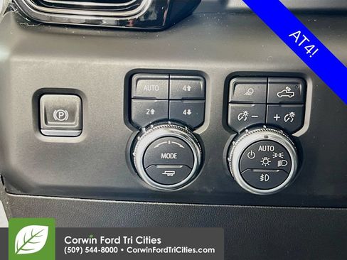 Used 2024 GMC Sierra 1500 AT4 w/ Technology Package AWD/4WD image 19