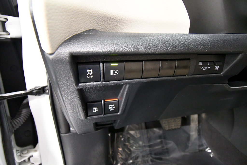 Used 2023 Toyota Sienna XLE AWD/4WD image 21