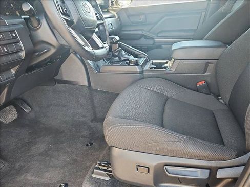 Used 2025 Toyota 4Runner SR5 AWD/4WD image 21