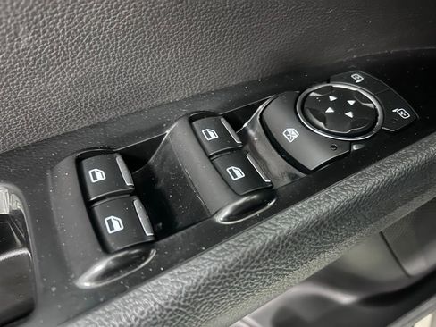 Used 2016 Ford Fusion SE w/ Equipment Group 202A FWD image 5