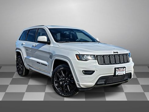 Used 2019 Jeep Grand Cherokee Altitude image 1