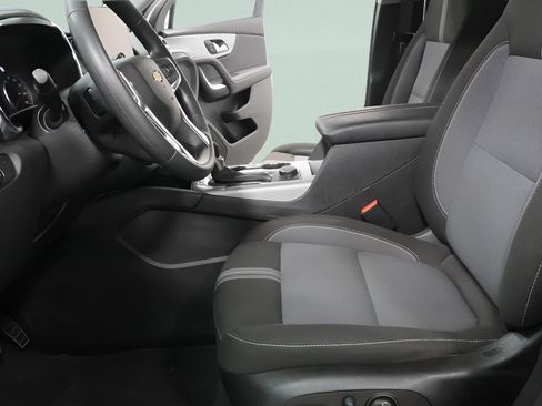 Used 2025 Chevrolet Blazer LT AWD/4WD image 18
