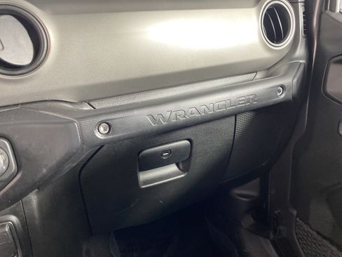Used 2022 Jeep Wrangler Unlimited Sport AWD/4WD image 29