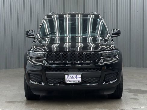 Used 2023 Jeep Grand Cherokee L Altitude AWD/4WD image 8