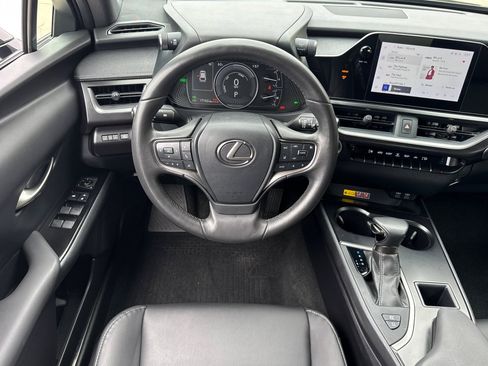 Used 2023 Lexus UX 250h FWD w/ Accessory Package (Z2) image 32