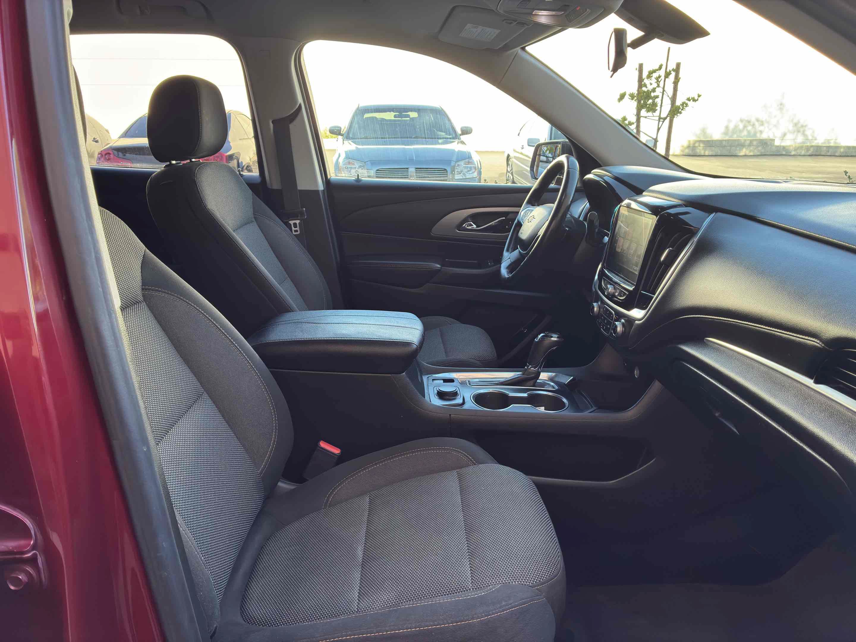 Used 2018 Chevrolet Traverse LT FWD image 43