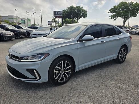 New 2026 Volkswagen Jetta SE image 7