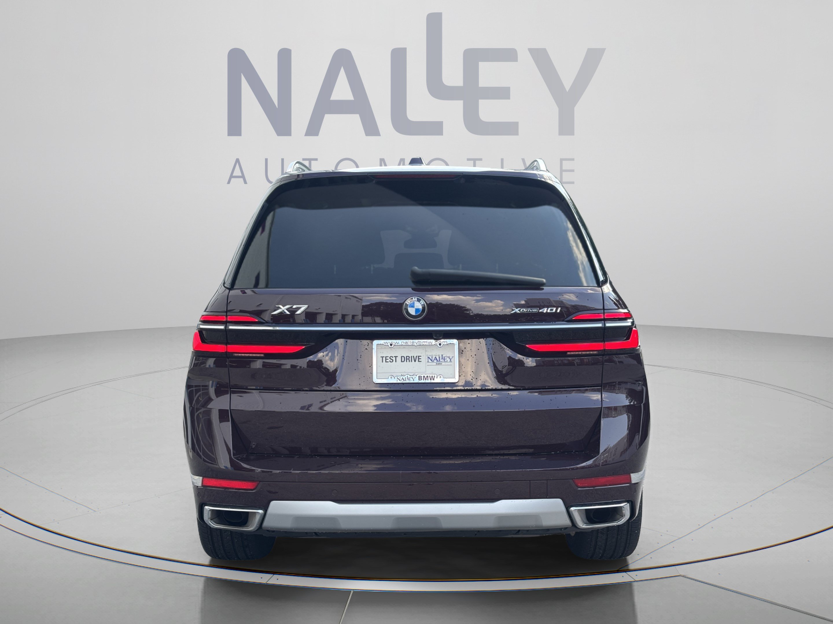 Used 2023 BMW X7 xDrive40i w/ Executive Package AWD/4WD image 3