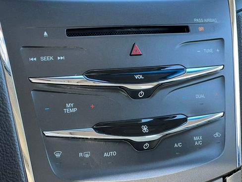 Used 2014 Lincoln MKS AWD image 23