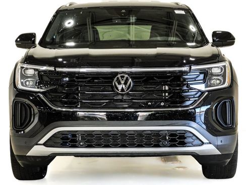 Used 2026 Volkswagen Atlas Cross Sport SE FWD image 2