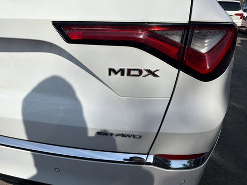 Used 2023 Acura MDX SH-AWD w/ Technology Package image 9