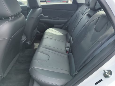 Used 2023 Hyundai Elantra Limited FWD image 30