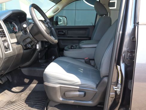 Used 2018 RAM 2500 Tradesman w/ Chrome Appearance Group AWD/4WD image 7