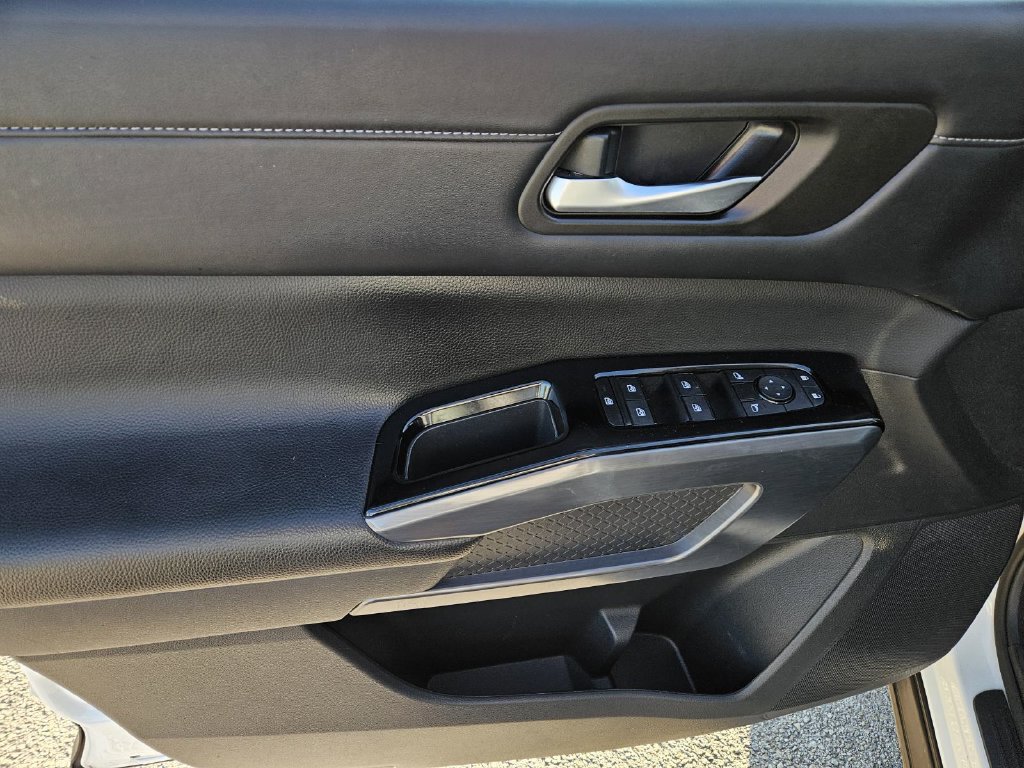 Certified 2024 Nissan Pathfinder SL FWD image 17