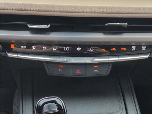 Used 2025 Cadillac XT4 Premium Luxury FWD image 19