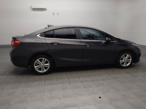 Used 2017 Chevrolet Cruze LT FWD image 10