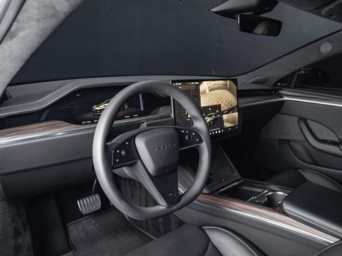 Used 2021 Tesla Model S Plaid image 33