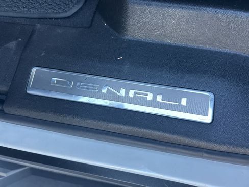 Used 2021 GMC Yukon Denali w/ LPO, Illumination Package image 35