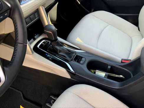 Used 2025 Toyota Corolla Cross LE FWD image 16