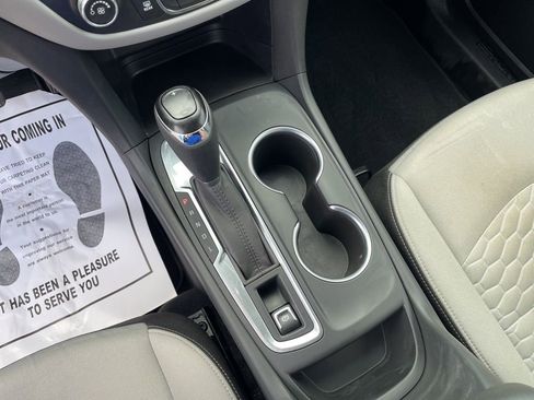 Used 2021 Chevrolet Equinox LS w/ LS Convenience Package image 17