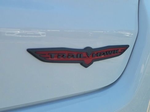 Certified 2025 Jeep Compass Trailhawk w/ Trailhawk Elite Group AWD/4WD image 7