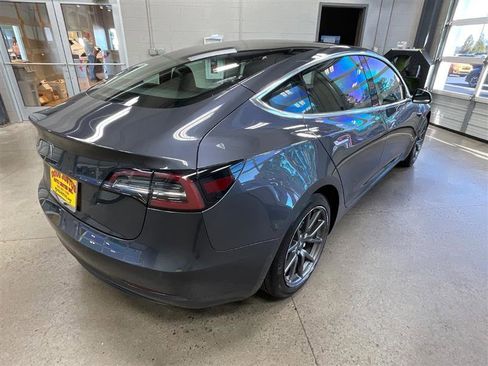 Used 2018 Tesla Model 3 Long Range image 5