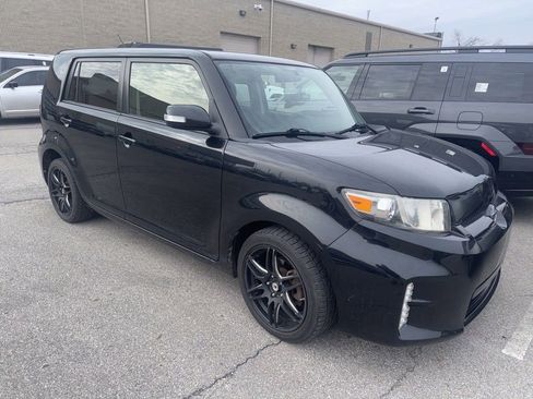 Used 2014 Scion xB Base image 4