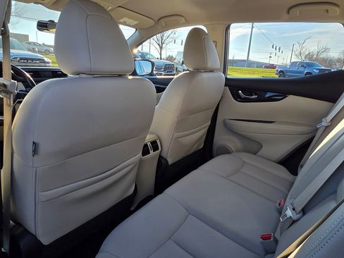 Used 2018 Nissan Rogue Sport SL image 31