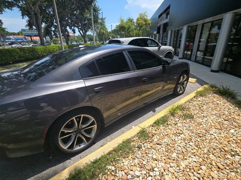 Used 2016 Dodge Charger R/T RWD image 4