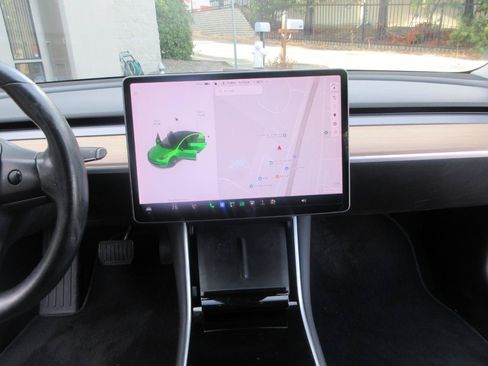 Used 2017 Tesla Model 3 Standard Range RWD image 39