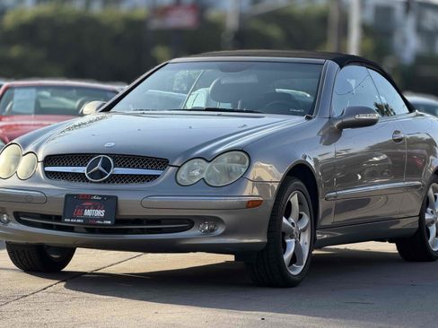 Used 2005 Mercedes-Benz CLK 320 Cabriolet image 3