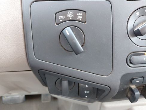 Used 2010 Ford F250 XLT image 31