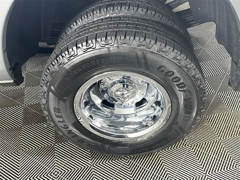 Used 2024 RAM 3500 Tradesman w/ Chrome Appearance Group image 30