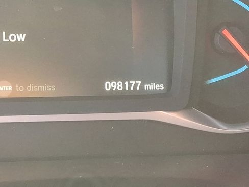 Used 2019 Honda Pilot Touring image 2