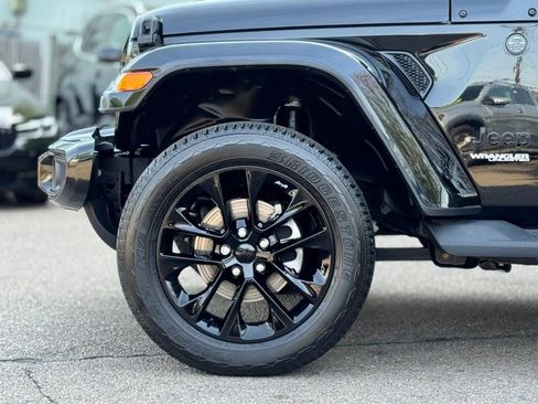 Used 2021 Jeep Wrangler Unlimited Sahara AWD/4WD image 11