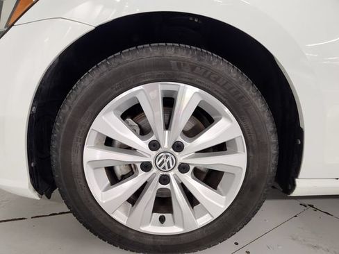Used 2019 Volkswagen Golf S FWD image 8
