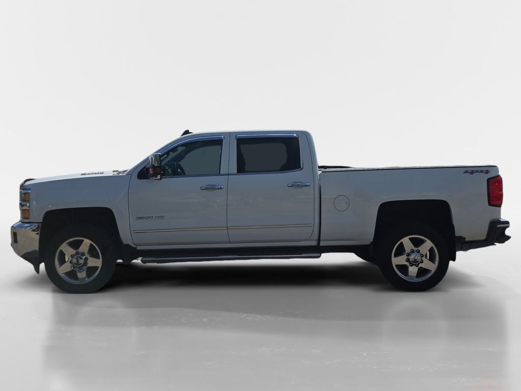Used 2015 Chevrolet Silverado 2500 LTZ AWD/4WD image 2