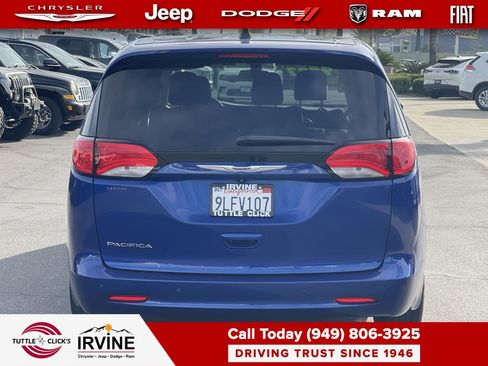 Certified 2019 Chrysler Pacifica L image 5