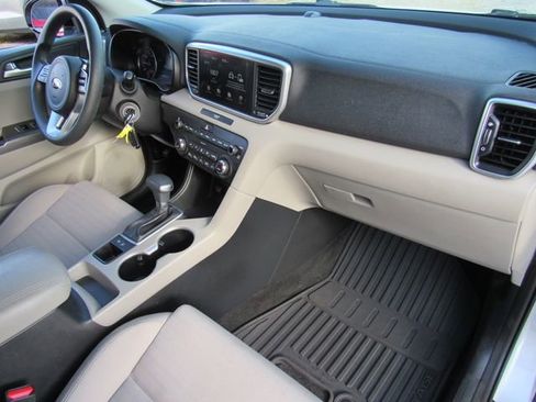 Used 2020 Kia Sportage LX w/ LX Popular Package image 11