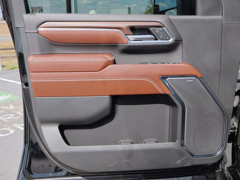 Used 2024 GMC Sierra 2500 Denali Ultimate w/ Max Trailering Package image 16