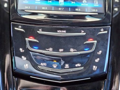 Used 2020 Cadillac Escalade Premium Luxury image 24