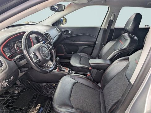 Used 2020 Jeep Compass Trailhawk image 2