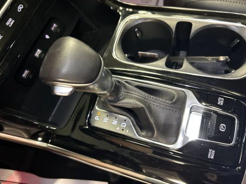 Used 2022 Kia Carnival SX Prestige FWD image 18