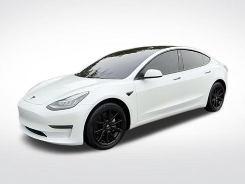 Used 2022 Tesla Model 3 Long Range AWD/4WD image 3