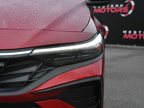 Used 2025 Hyundai Elantra Sport image 11