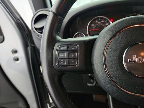 Used 2018 Jeep Wrangler Unlimited Sport S AWD/4WD image 15
