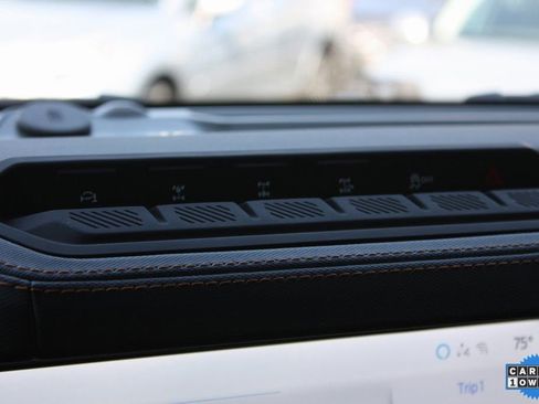 Used 2024 Ford Bronco Badlands image 28