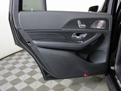Used 2025 Mercedes-Benz GLS 450 4MATIC image 29